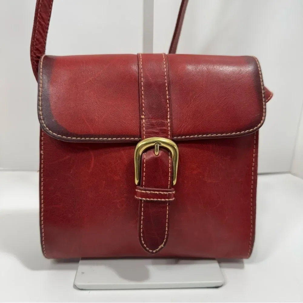 G.H Bass & Co.Womens Red Vintage Genuine Leather Crossbody Bag